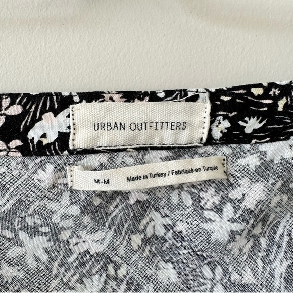 URBAN Outfitters-Floral Midi Skirt With Slit (Size: Medium) - Picture 9 of 9
